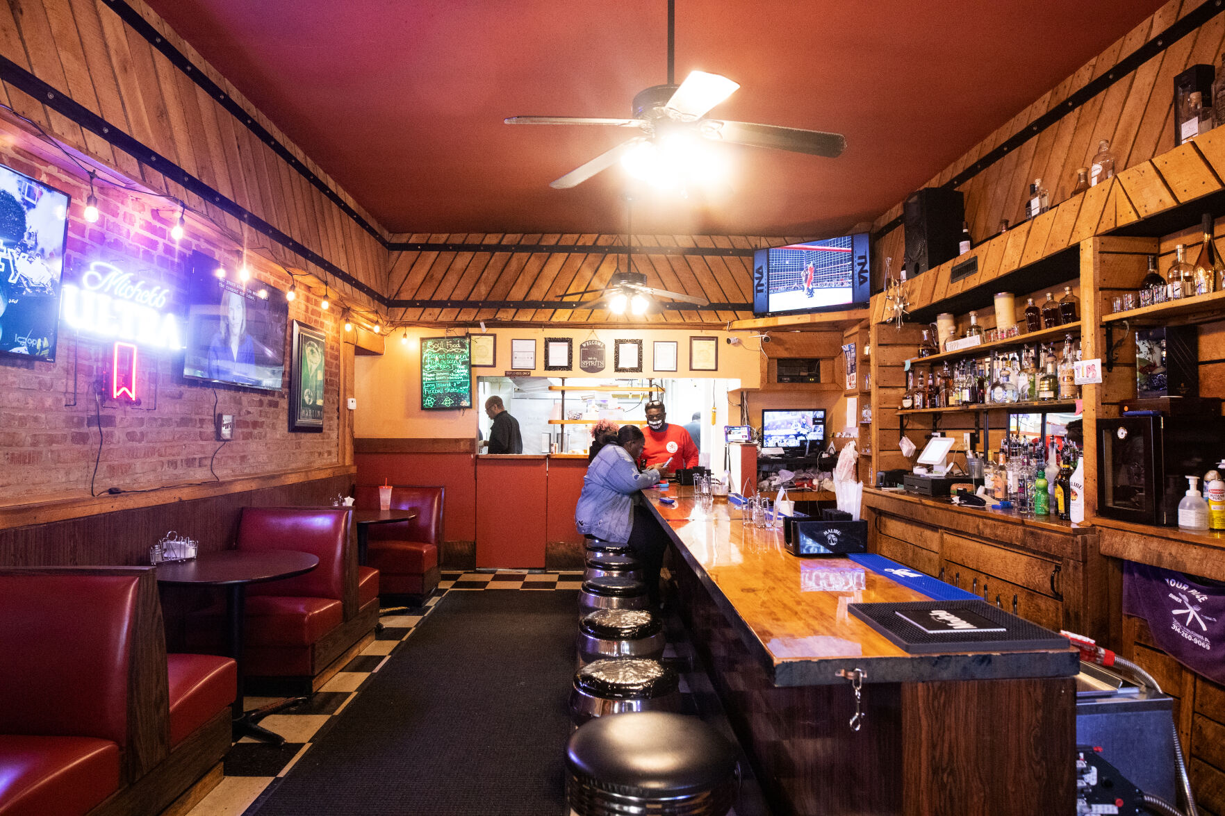 YourPlaceDinerHiRes-05-interior.jpg